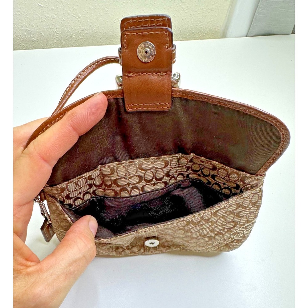 Coach Soho Signature C Buckle Wristlet Beige Jacquard Canvas Brown Leather Trim - Picture 10 of 14
